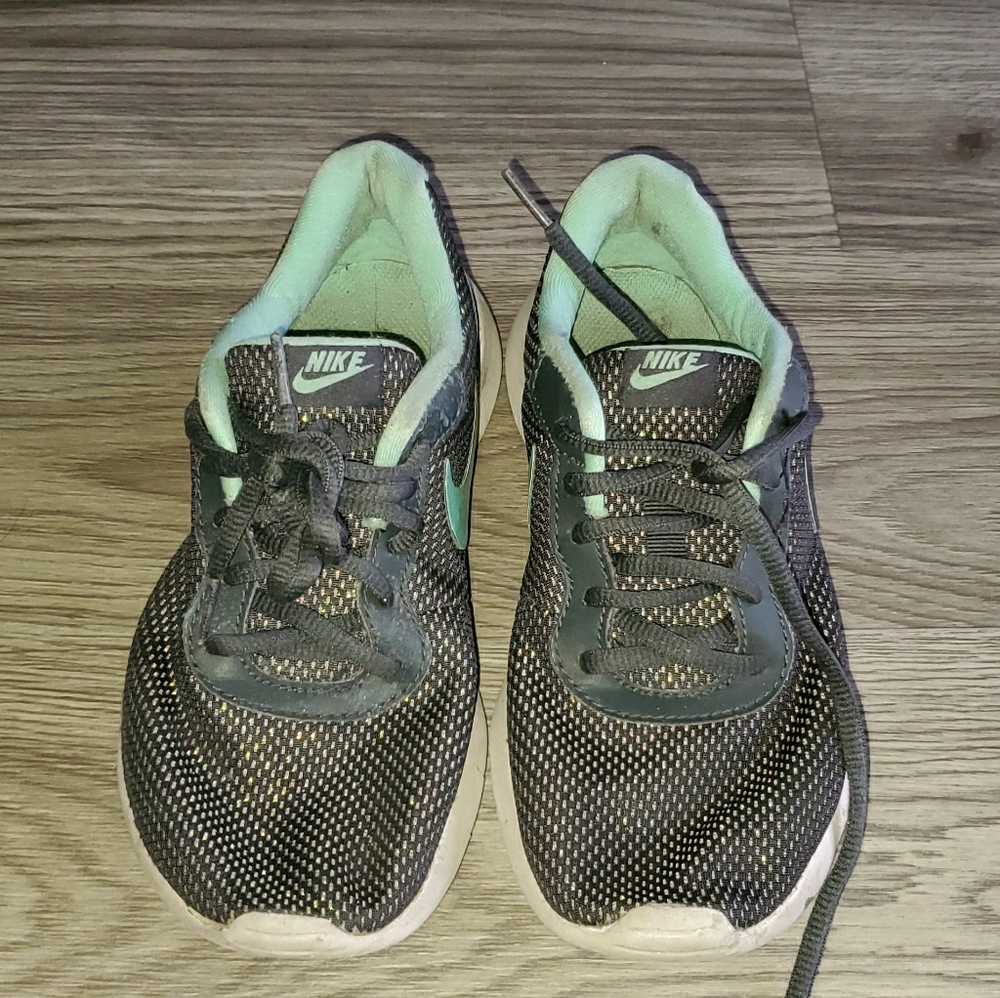 Kids Nike size 3